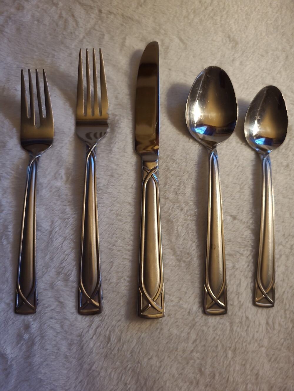 Cambridge Stainless Steel 15Pc Flatware Place Setting Frosted Crisscross Ribbon